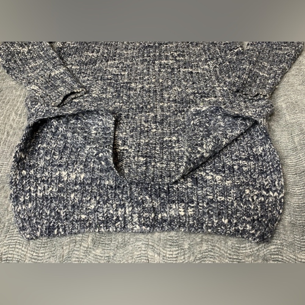 3/$20 Ruff Hewn Blue and White Knit Sweater LARGE - Picture 8 of 13